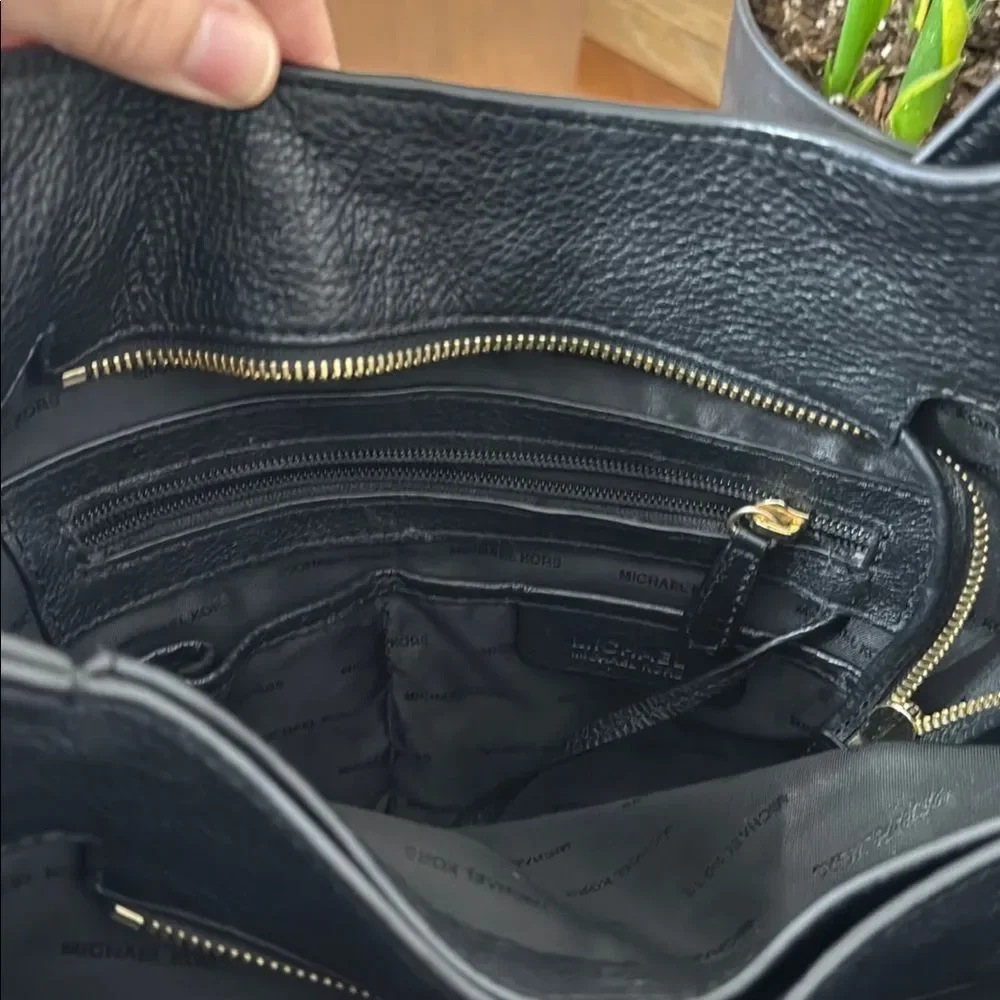 Michael Kors Black Leather Shoulder Bag Tote Style - Picture 9 of 14